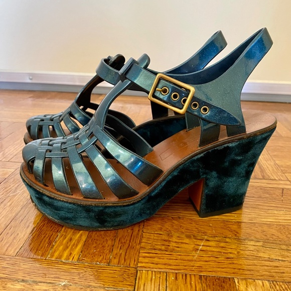 marc jacobs jelly sandals
